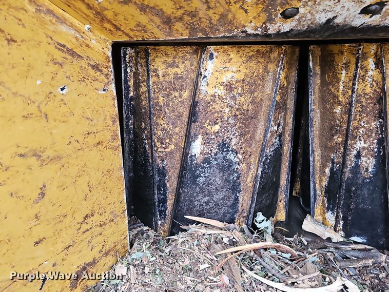 image for item DQ8549 2019 Vermeer BC1500 wood chipper