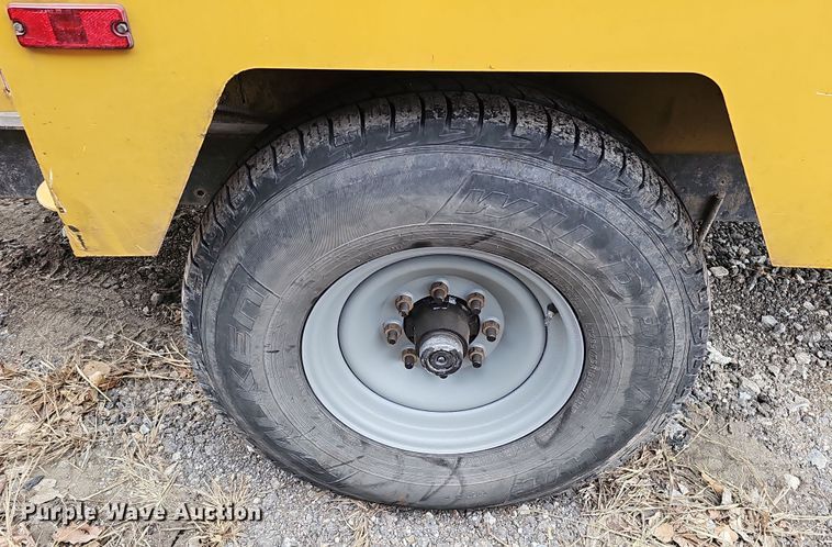 image for item DQ8549 2019 Vermeer BC1500 wood chipper