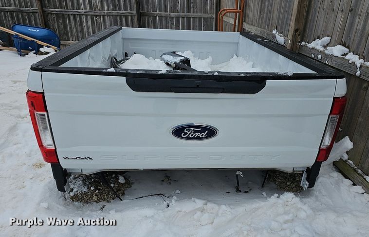 image for item DR5998 2019 Ford F250 pickup truck bed