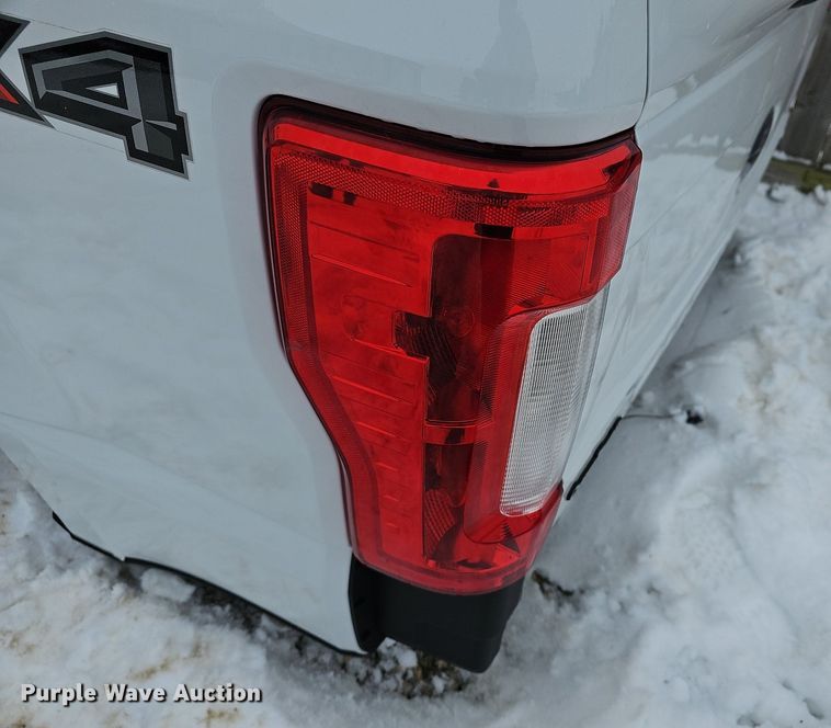 image for item DR5998 2019 Ford F250 pickup truck bed