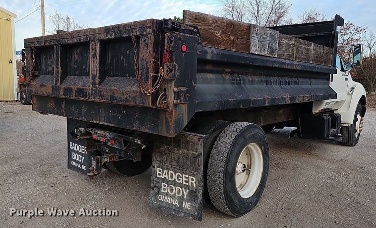 image for item DS5690 2003 Ford F650 Super Duty XLT  dump truck