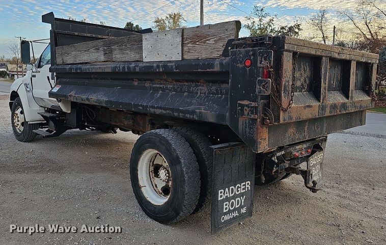 image for item DS5690 2003 Ford F650 Super Duty XLT  dump truck
