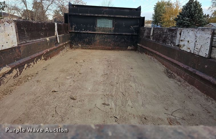 image for item DS5690 2003 Ford F650 Super Duty XLT  dump truck