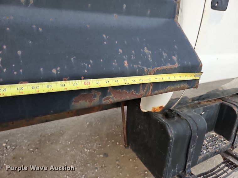 image for item DS5690 2003 Ford F650 Super Duty XLT  dump truck