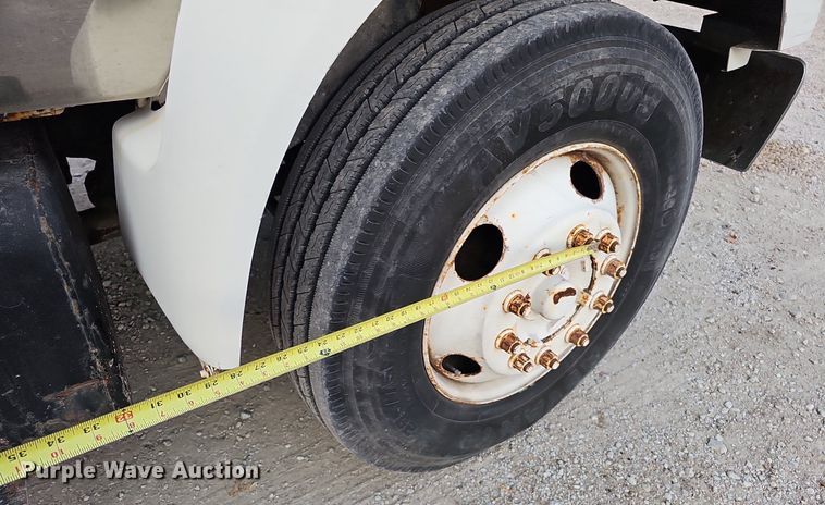 image for item DS5690 2003 Ford F650 Super Duty XLT  dump truck