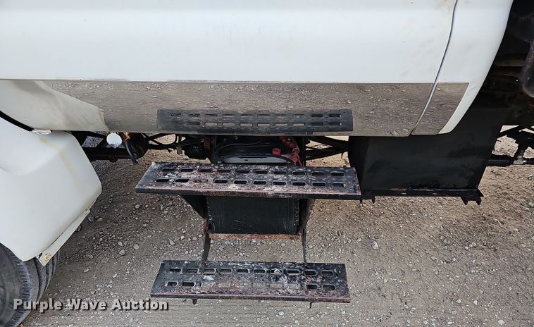 image for item DS5690 2003 Ford F650 Super Duty XLT  dump truck