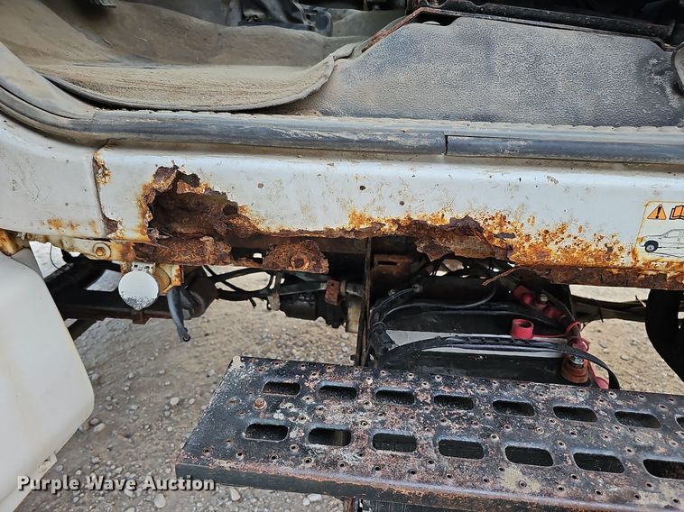 image for item DS5690 2003 Ford F650 Super Duty XLT  dump truck