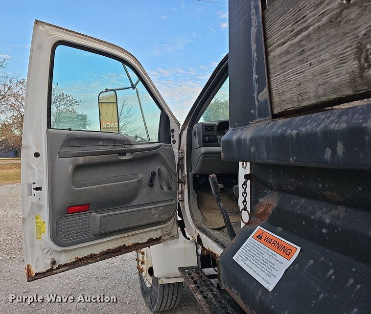 image for item DS5690 2003 Ford F650 Super Duty XLT  dump truck