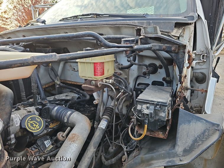 image for item DS5690 2003 Ford F650 Super Duty XLT  dump truck