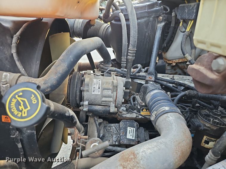 image for item DS5690 2003 Ford F650 Super Duty XLT  dump truck