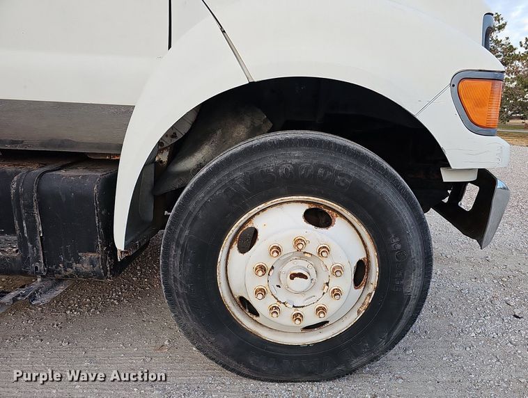 image for item DS5690 2003 Ford F650 Super Duty XLT  dump truck