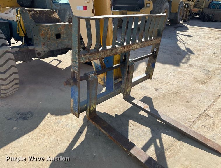 image for item EI0589 Gehl RS8-42 telehandler
