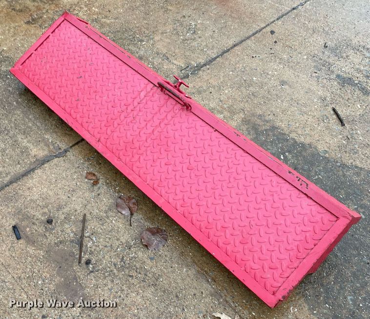 image for item EJ0171 2020 Holt Trailer Mfg. equipment trailer