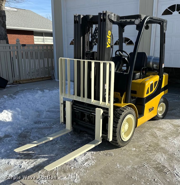 image for item EK9916 Yale GLP050VXNKAE084 forklift