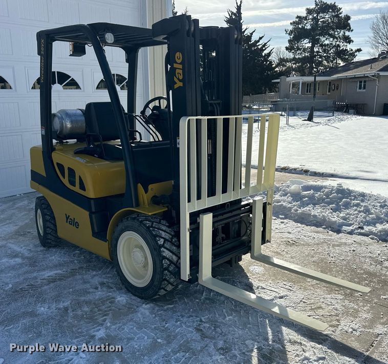 image for item EK9916 Yale GLP050VXNKAE084 forklift