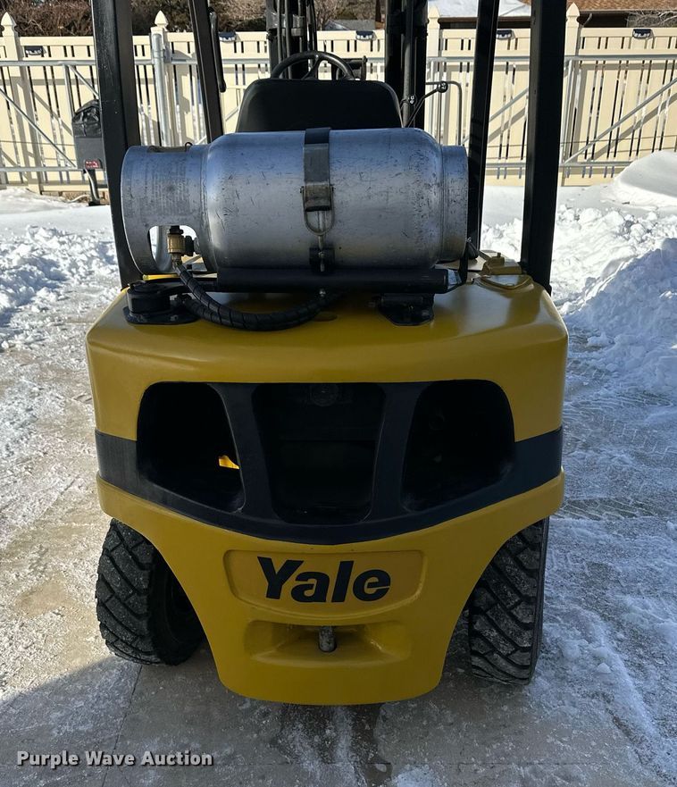 image for item EK9916 Yale GLP050VXNKAE084 forklift