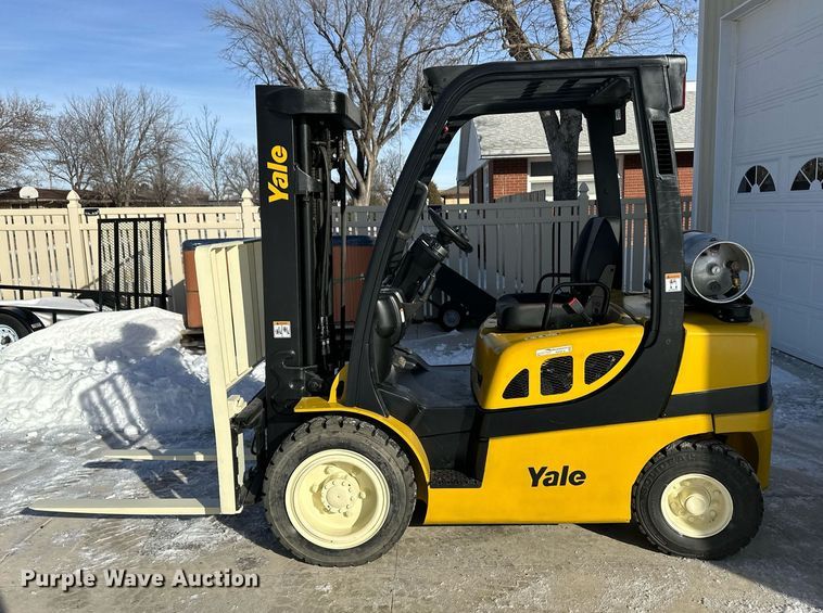 image for item EK9916 Yale GLP050VXNKAE084 forklift