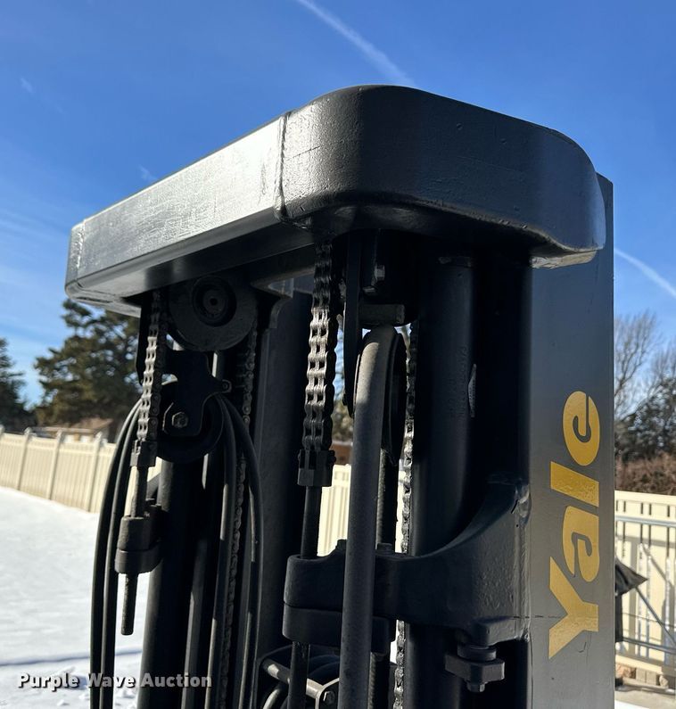 image for item EK9916 Yale GLP050VXNKAE084 forklift