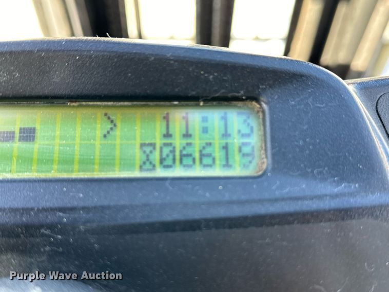 image for item EK9916 Yale GLP050VXNKAE084 forklift