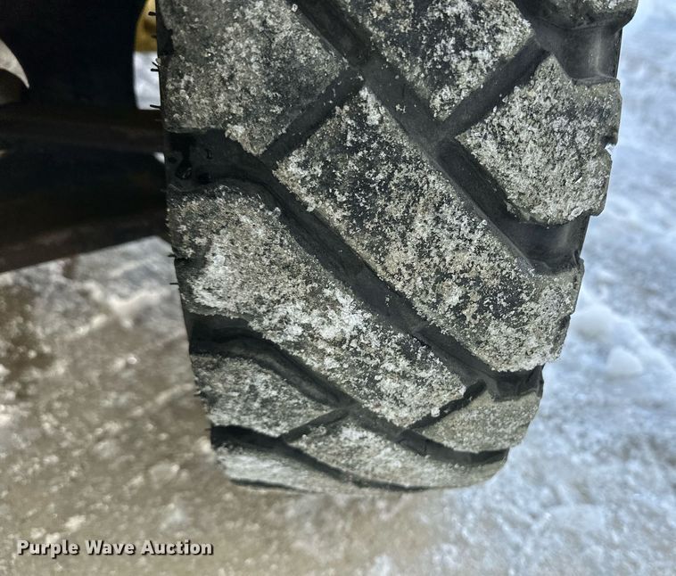 image for item EK9916 Yale GLP050VXNKAE084 forklift