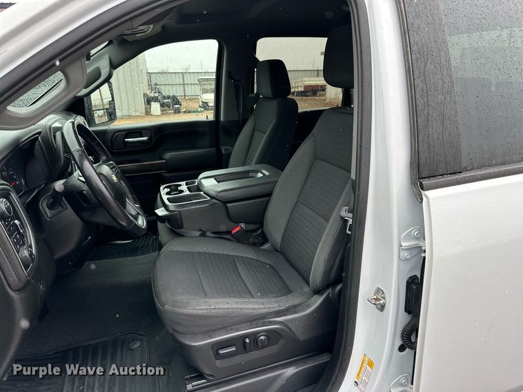 image for item IB9334 2022 Chevrolet Silverado 2500HD  Crew Cab pickup truck