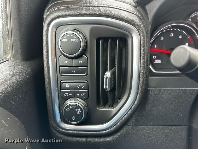 image for item IB9334 2022 Chevrolet Silverado 2500HD  Crew Cab pickup truck