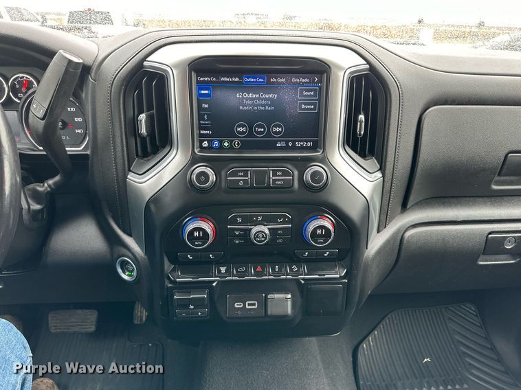 image for item IB9334 2022 Chevrolet Silverado 2500HD  Crew Cab pickup truck