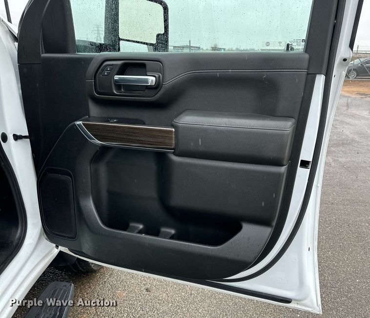 image for item IB9334 2022 Chevrolet Silverado 2500HD  Crew Cab pickup truck