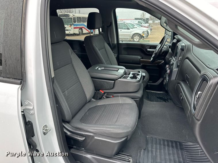 image for item IB9334 2022 Chevrolet Silverado 2500HD  Crew Cab pickup truck