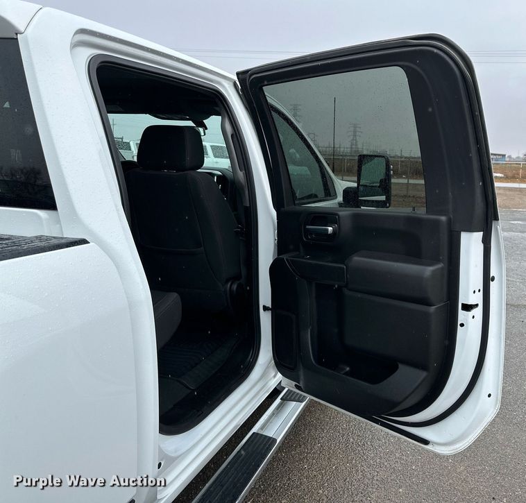 image for item IB9334 2022 Chevrolet Silverado 2500HD  Crew Cab pickup truck