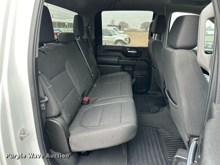 image for item IB9334 2022 Chevrolet Silverado 2500HD  Crew Cab pickup truck