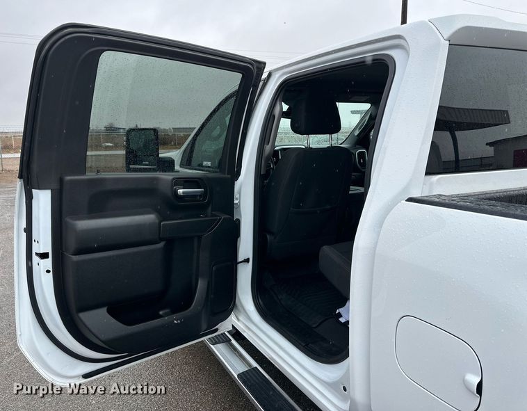 image for item IB9334 2022 Chevrolet Silverado 2500HD  Crew Cab pickup truck