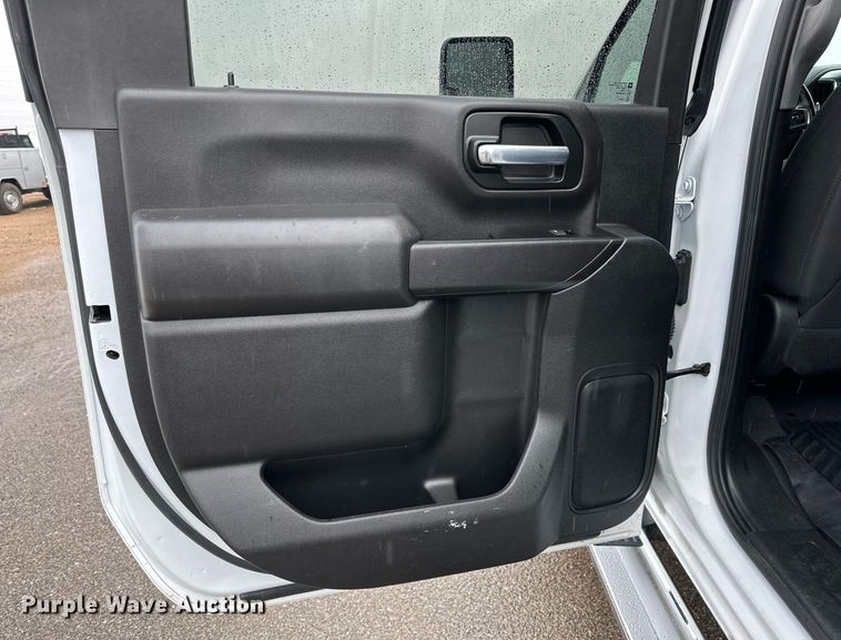 image for item IB9334 2022 Chevrolet Silverado 2500HD  Crew Cab pickup truck