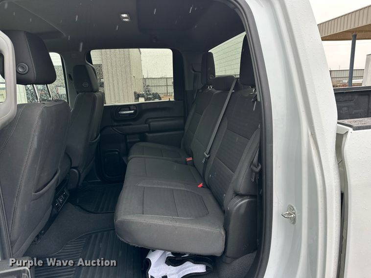 image for item IB9334 2022 Chevrolet Silverado 2500HD  Crew Cab pickup truck