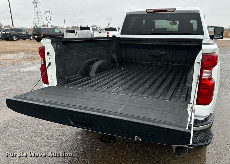 image for item IB9334 2022 Chevrolet Silverado 2500HD  Crew Cab pickup truck