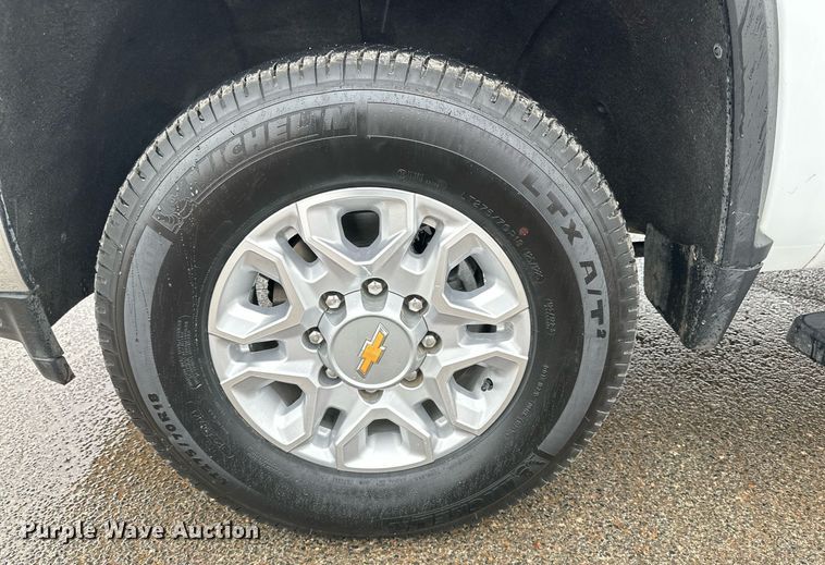 image for item IB9334 2022 Chevrolet Silverado 2500HD  Crew Cab pickup truck