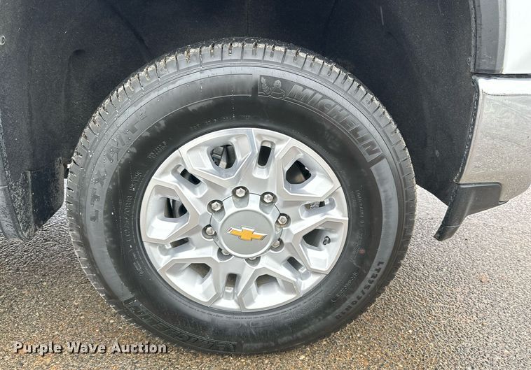 image for item IB9334 2022 Chevrolet Silverado 2500HD  Crew Cab pickup truck