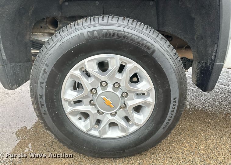 image for item IB9334 2022 Chevrolet Silverado 2500HD  Crew Cab pickup truck