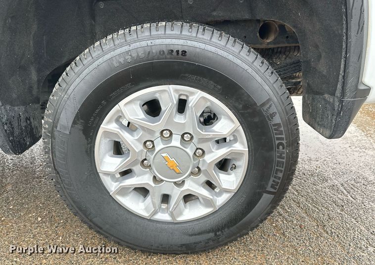 image for item IB9334 2022 Chevrolet Silverado 2500HD  Crew Cab pickup truck