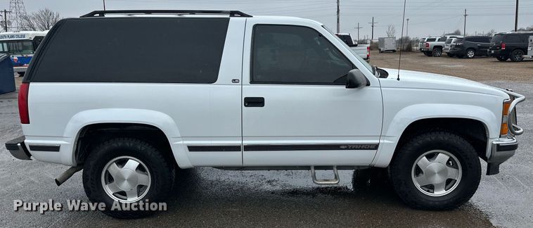 image for item IB9335 1999 Chevrolet Tahoe SUV