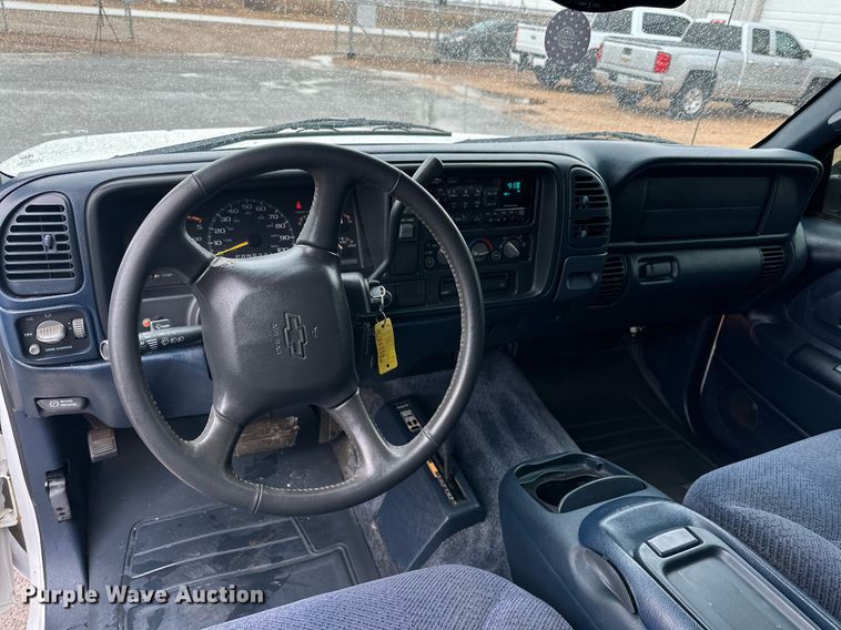 image for item IB9335 1999 Chevrolet Tahoe SUV