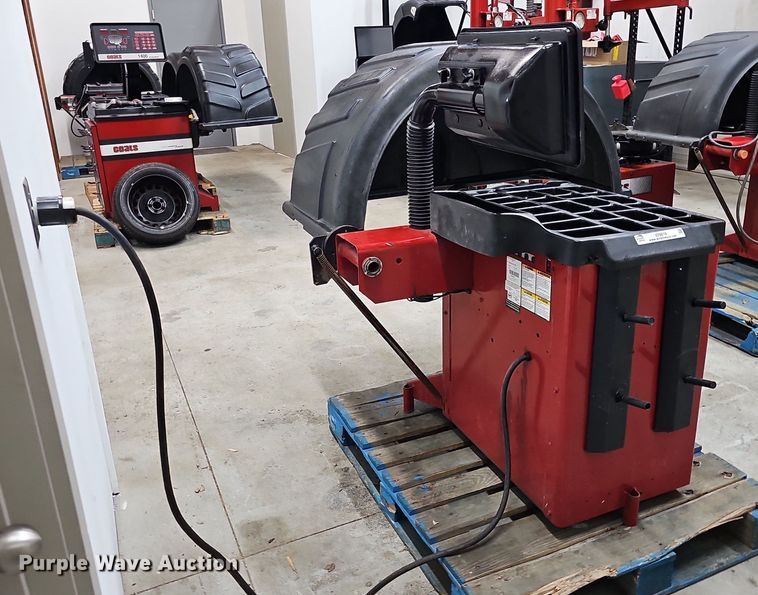 image for item IO9816 Coats 1250  tire balancer