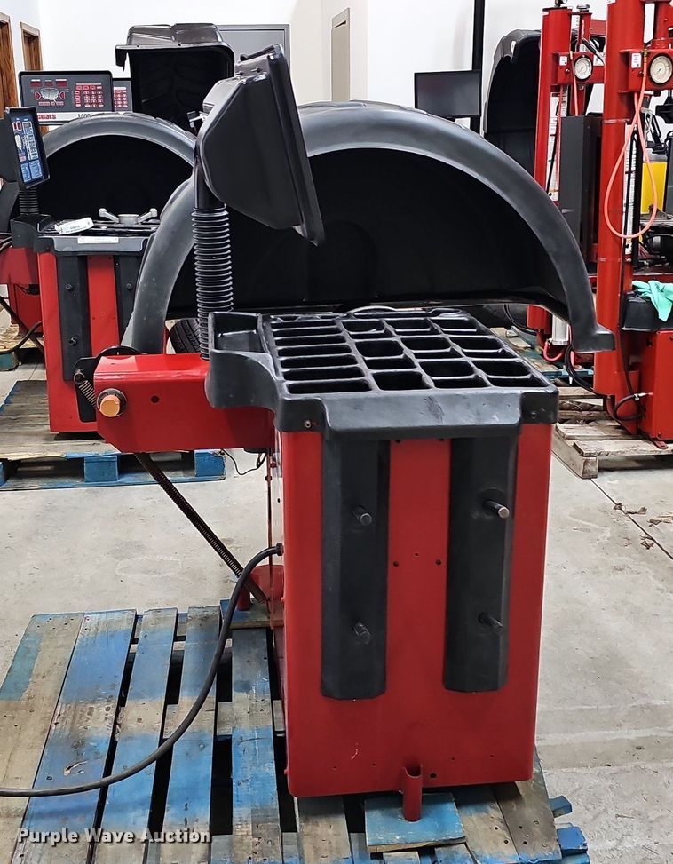 image for item IO9817 Coats 1250  tire balancer