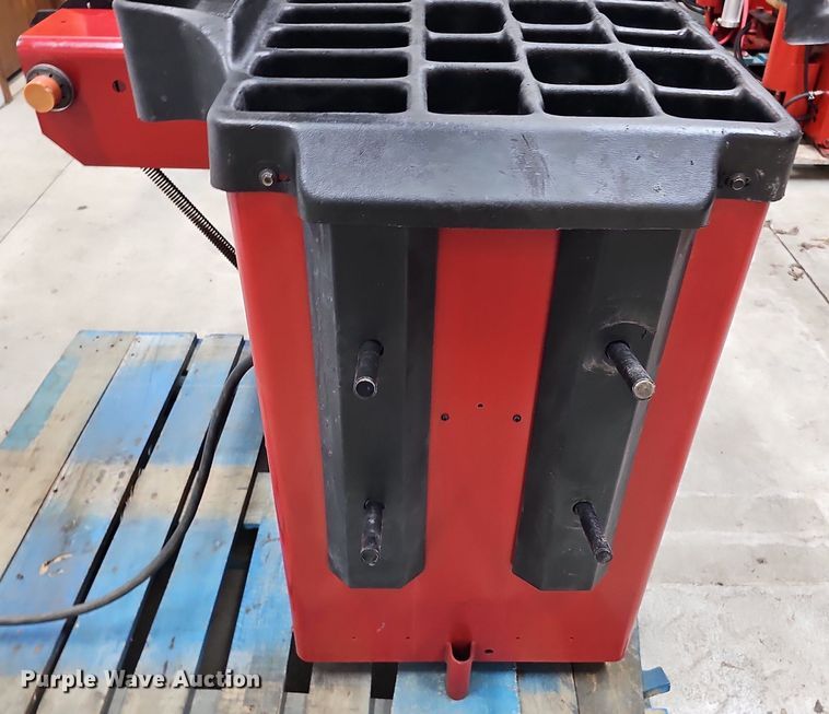 image for item IO9817 Coats 1250  tire balancer