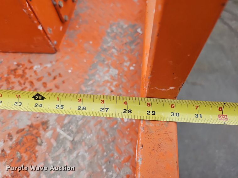 image for item IO9818 2019 Snorkel TM12E vertical lift