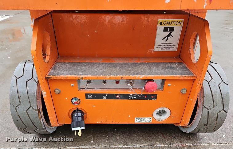 image for item IO9818 2019 Snorkel TM12E vertical lift