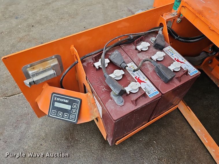 image for item IO9818 2019 Snorkel TM12E vertical lift