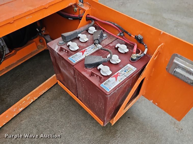 image for item IO9818 2019 Snorkel TM12E vertical lift