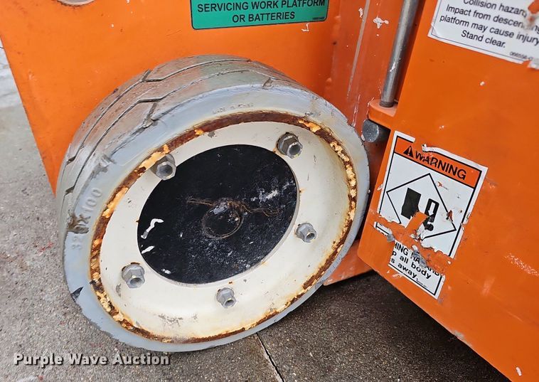 image for item IO9818 2019 Snorkel TM12E vertical lift