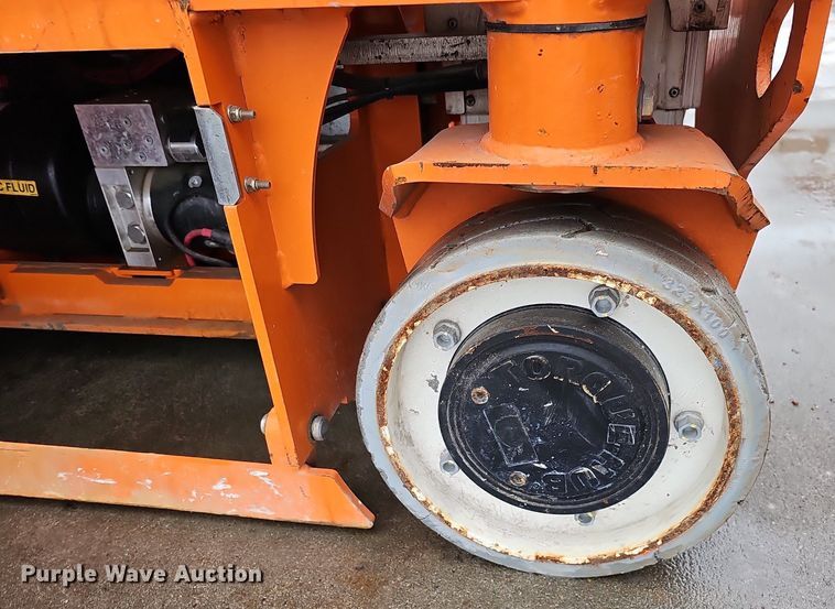 image for item IO9818 2019 Snorkel TM12E vertical lift